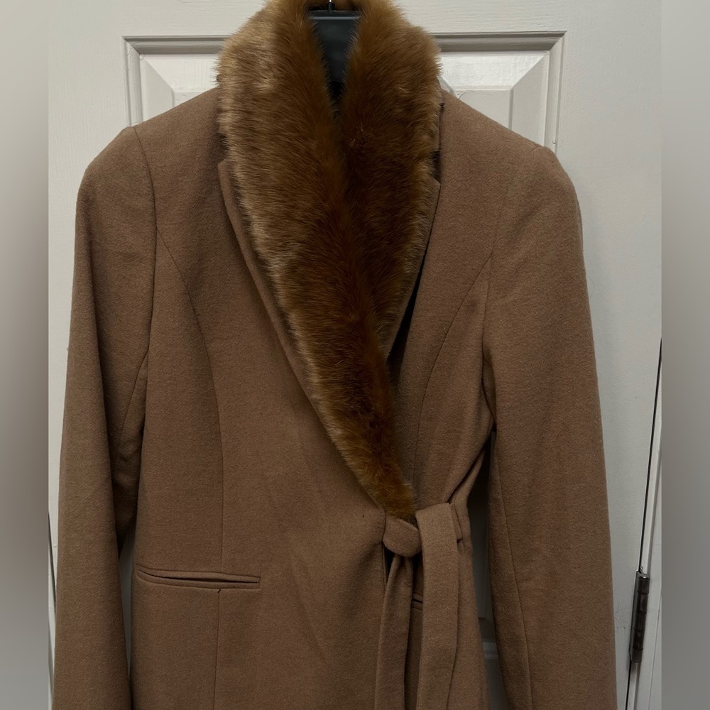 Elegant Brown Women's Coat with Removable Faux Fur Collar